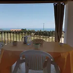 Piccolo Vicino Con Bellissima Vista Mare