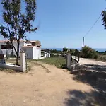 Piccolo Vicino Con Bellissima Vista Mare Tertenìa