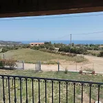 Piccolo Vicino Con Bellissima Vista Mare Tertenìa
