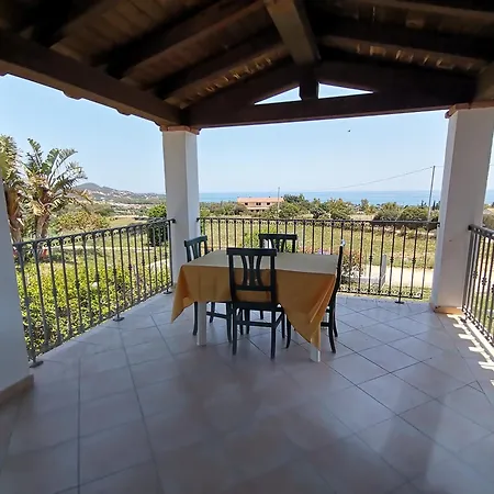 Piccolo Vicino Con Bellissima Vista Mare