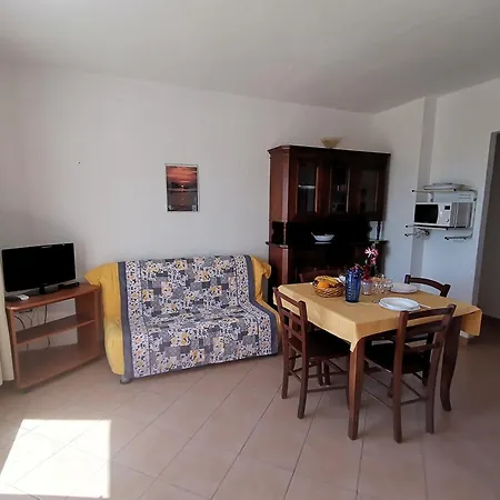 Piccolo Vicino Con Bellissima Vista Mare Tertenìa