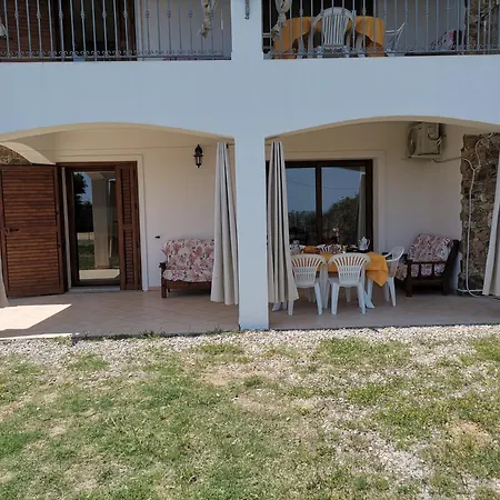 Piccolo Vicino Con Bellissima Vista Mare * Tertenìa