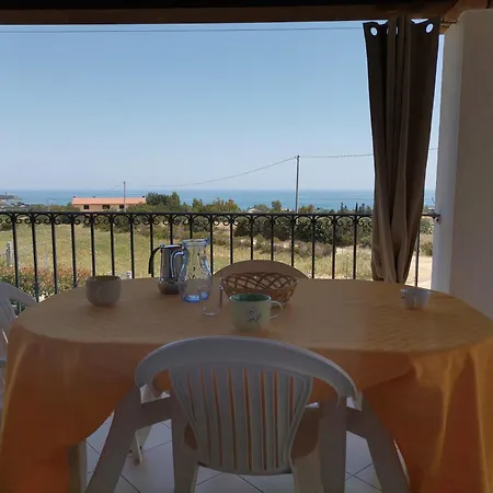 Piccolo Vicino Con Bellissima Vista Mare