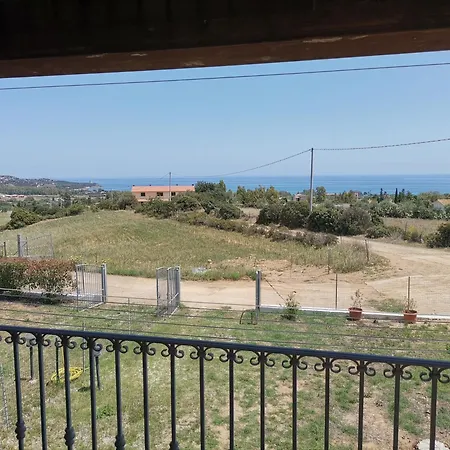 Piccolo Vicino Con Bellissima Vista Mare Tertenìa