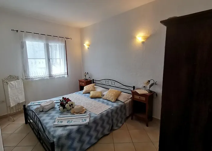 Piccolo Vicino Con Bellissima Vista Mare Tertenìa