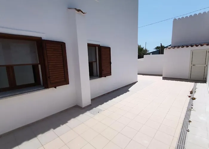 Piccolo Vicino Con Bellissima Vista Mare Tatil Evi Tertenìa